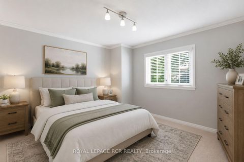 Photo 24 at 40 Moffat Crescent, Aurora Heights, Aurora
