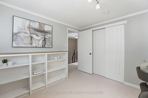 Photo 26 at 40 Moffat Crescent, Aurora Heights, Aurora
