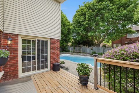 Photo 33 at 40 Moffat Crescent, Aurora Heights, Aurora