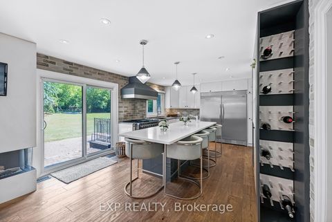 Photo 9 at 17 Chamberlain Court, Nobleton, King