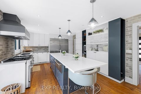 Photo 10 at 17 Chamberlain Court, Nobleton, King