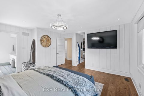 Photo 23 at 17 Chamberlain Court, Nobleton, King