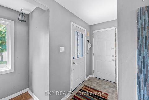 Photo 34 at 17 Chamberlain Court, Nobleton, King