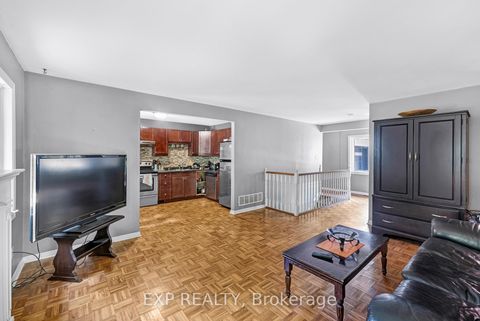 Photo 36 at 17 Chamberlain Court, Nobleton, King