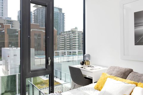 Photo 4 at 804 - 161 Roehampton Avenue, Mount Pleasant West, Toronto