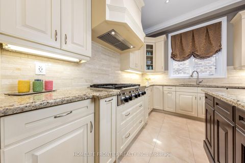 Photo 11 at 283 Lady Valentina Avenue, Patterson, Vaughan