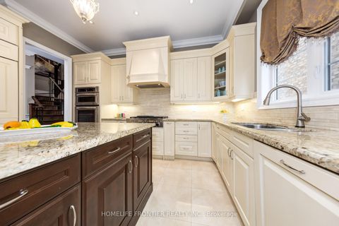 Photo 13 at 283 Lady Valentina Avenue, Patterson, Vaughan