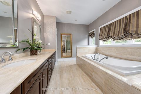Photo 23 at 283 Lady Valentina Avenue, Patterson, Vaughan