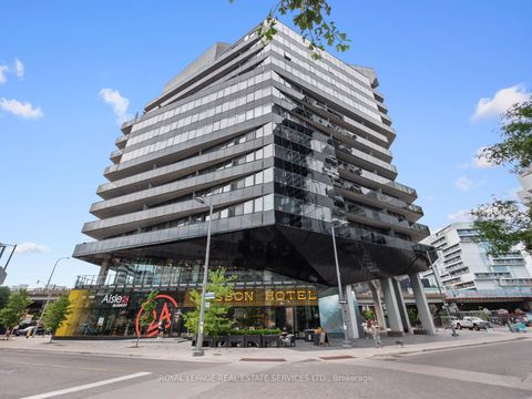 Photo 2 at 904 - 21 Lawren Harris Square, Waterfront Communities C8, Toronto