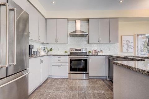 Photo 11 at 6 Ruffle Lane, Oak Ridges, Richmond Hill