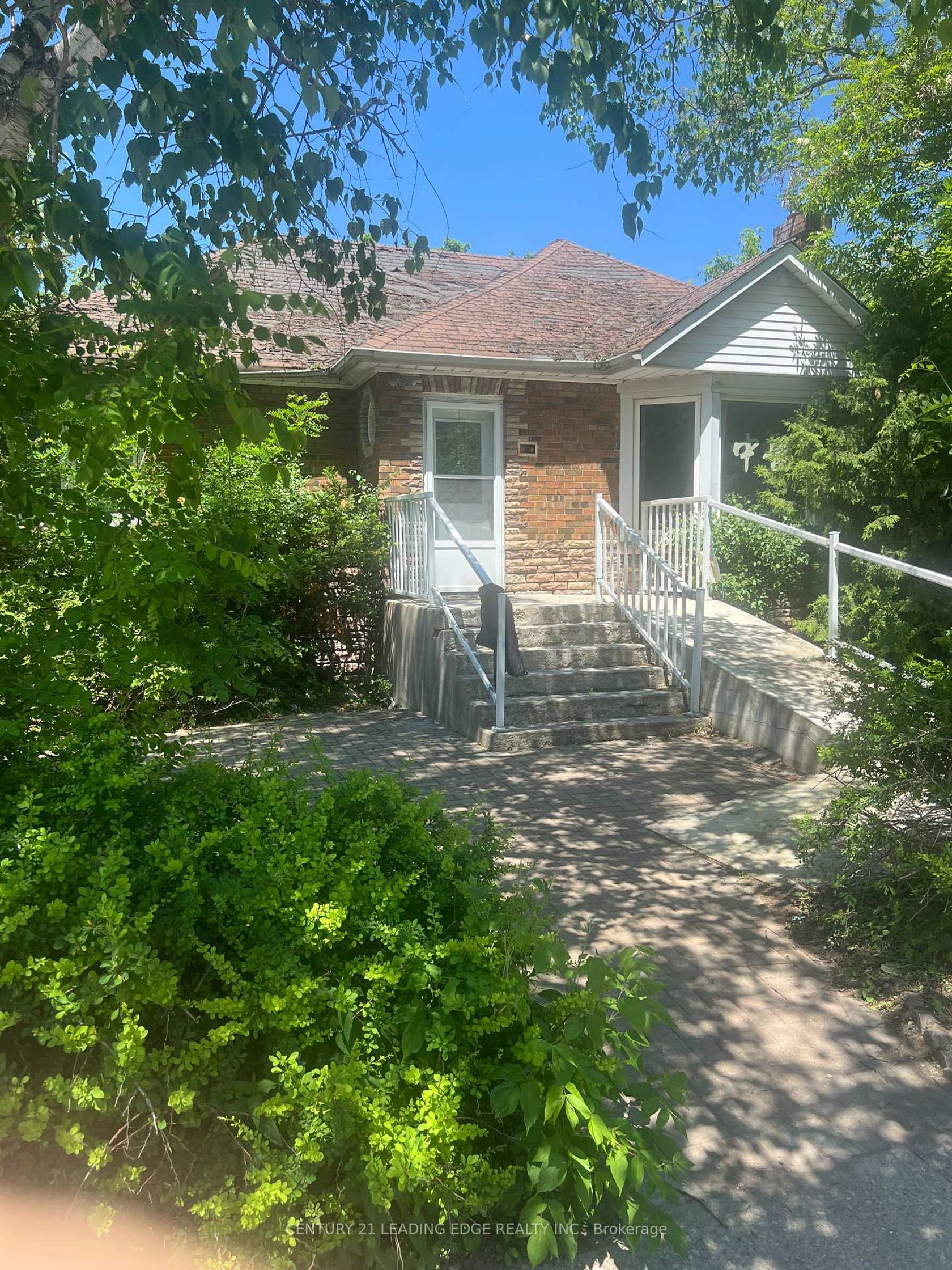 230 Finch Avenue E, Newtonbrook East, Toronto photo number 2
