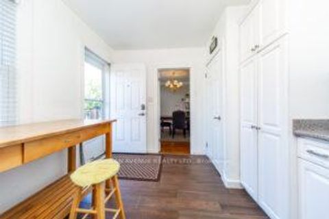 Photo 5 at 136 Tower Drive, Maryvale, Toronto