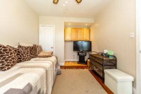 Photo 7 at 136 Tower Drive, Maryvale, Toronto