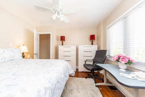 Photo 12 at 136 Tower Drive, Maryvale, Toronto