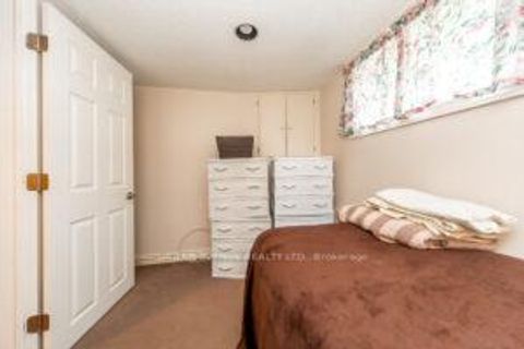 Photo 18 at 136 Tower Drive, Maryvale, Toronto