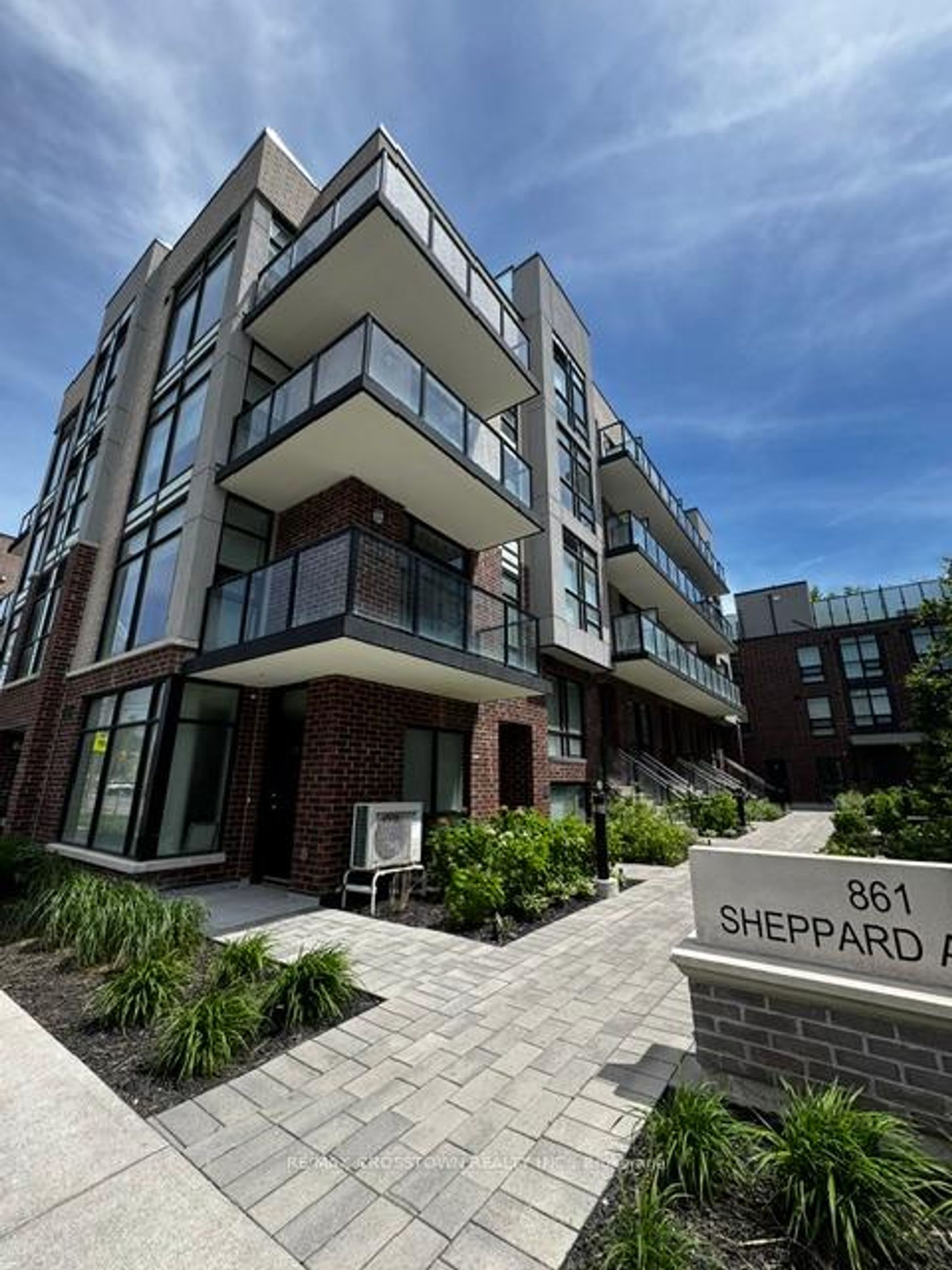 57 - 861 Sheppard Ave Avenue W, Clanton Park, Toronto photo number 2