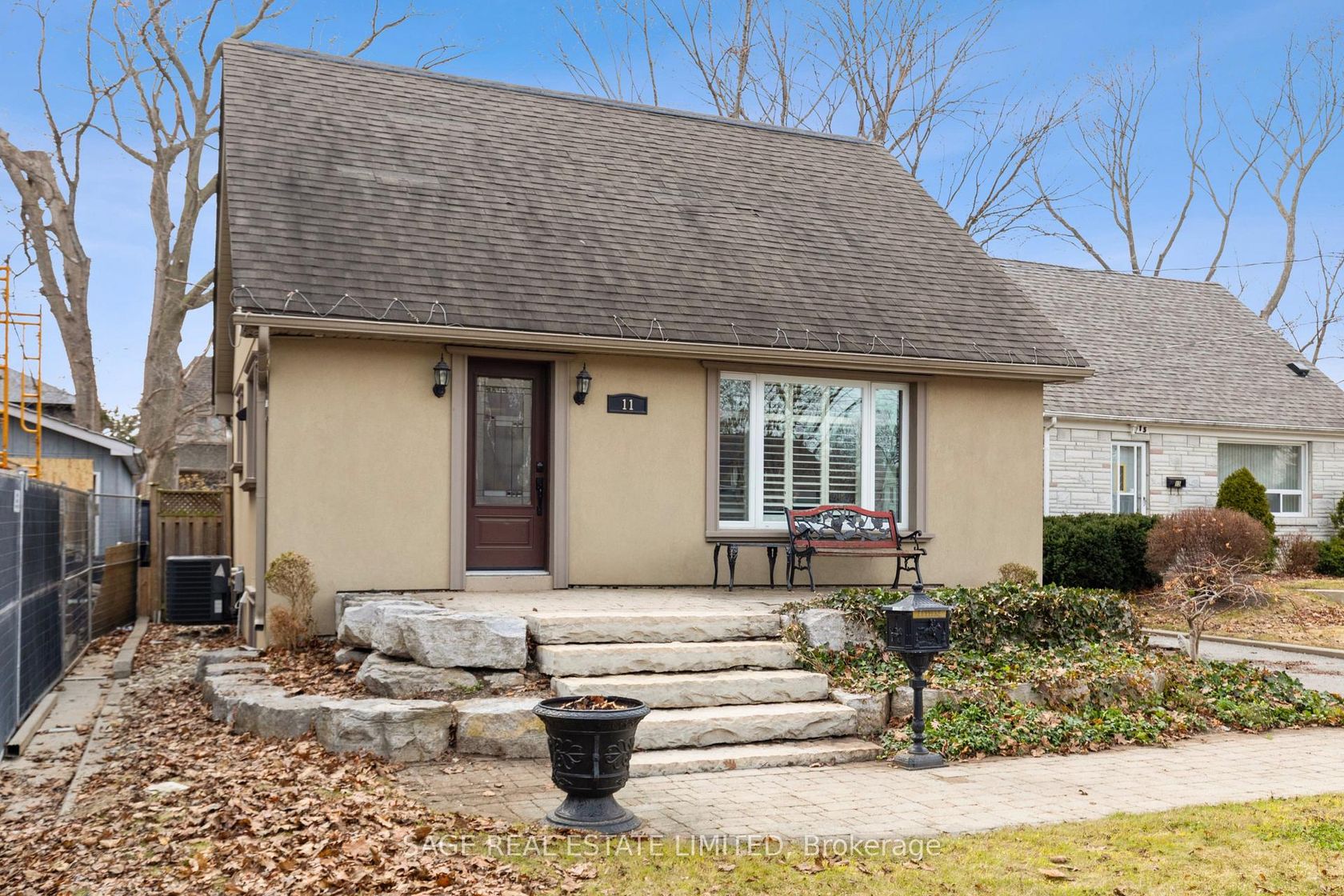 11 Chelsea Drive, Alderwood, Toronto photo 6