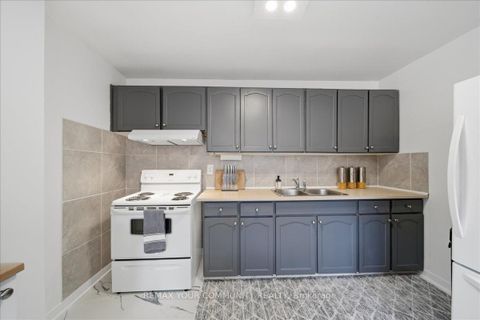 Photo 3 at 3 - 23 Brookwell Drive, York University Heights, Toronto