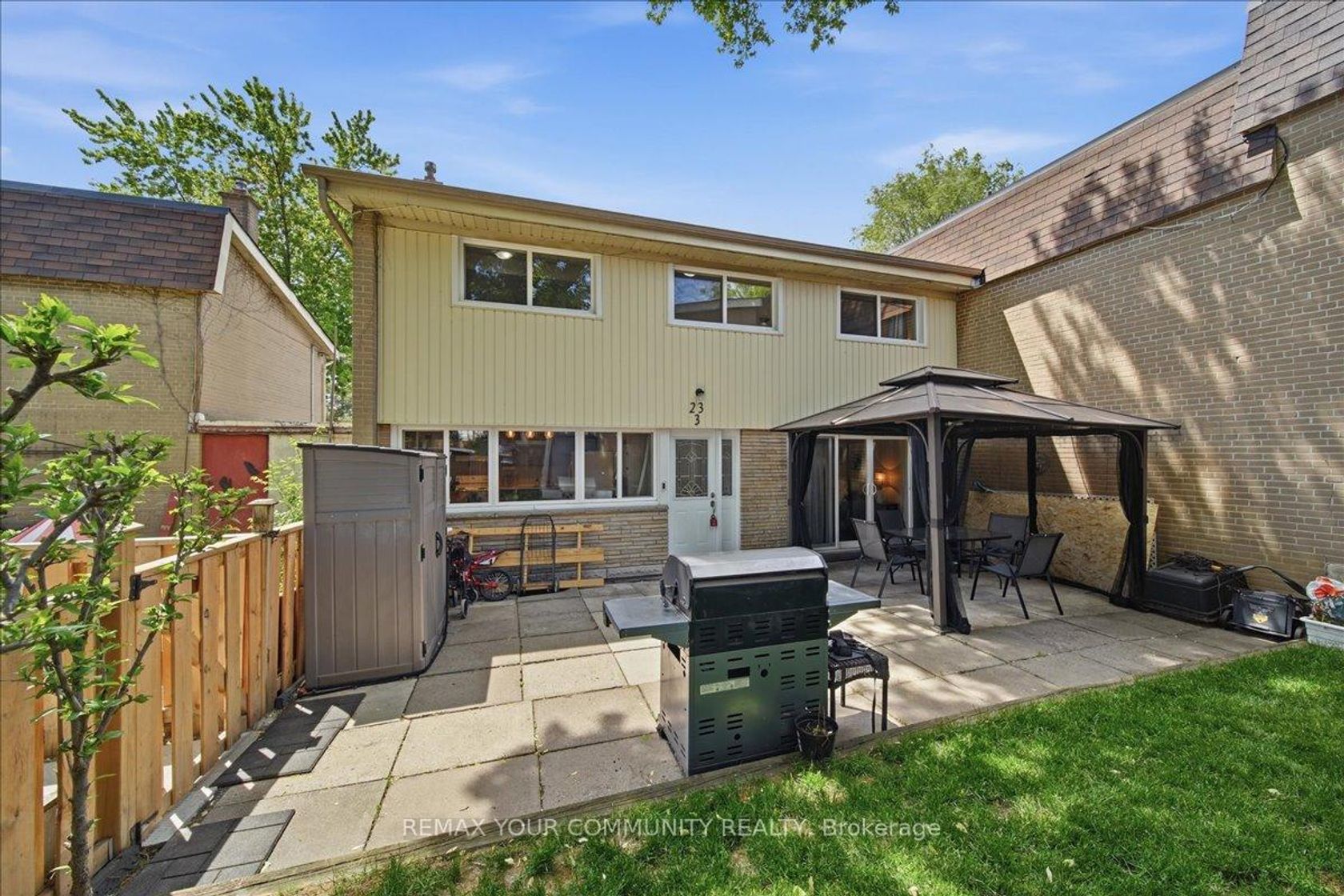 3 - 23 Brookwell Drive, York University Heights, Toronto photo number 2