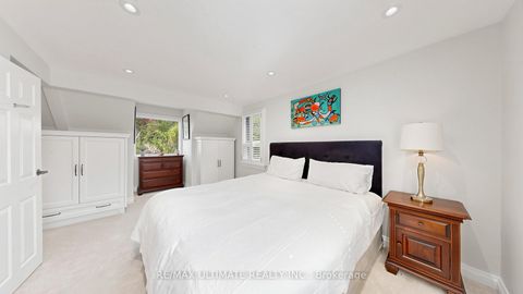 Photo 13 at 25 Bellehaven Crescent, Scarborough Village, Toronto