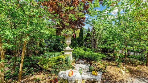 Photo 33 at 25 Bellehaven Crescent, Scarborough Village, Toronto