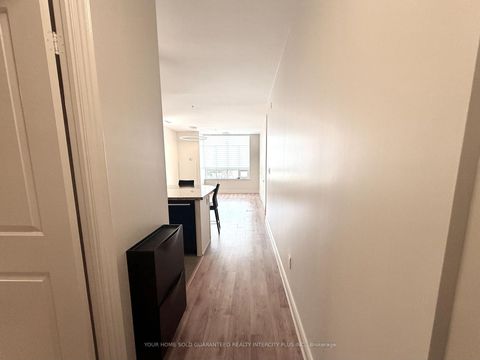 Photo 5 at 418 - 2396 Major MacKenzie Drive W, Maple, Vaughan