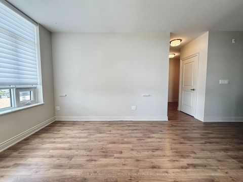 Photo 13 at 418 - 2396 Major MacKenzie Drive W, Maple, Vaughan