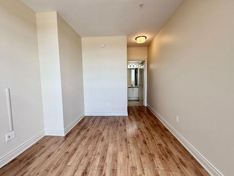Photo 17 at 418 - 2396 Major MacKenzie Drive W, Maple, Vaughan