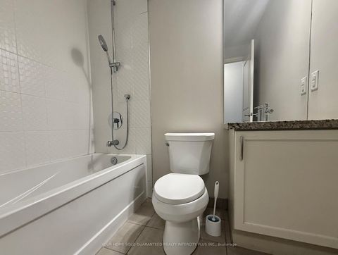 Photo 26 at 418 - 2396 Major MacKenzie Drive W, Maple, Vaughan
