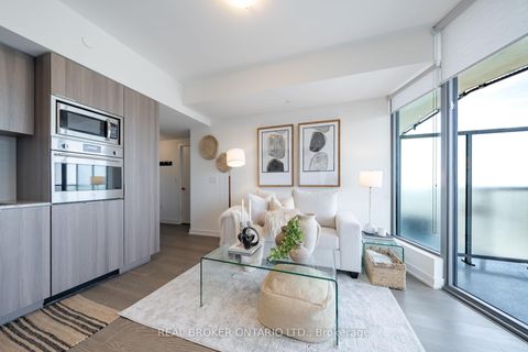 Photo 6 at 5611 - 11 Wellesley Street W, Bay Street Corridor, Toronto