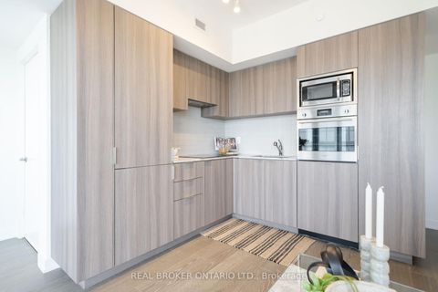 Photo 8 at 5611 - 11 Wellesley Street W, Bay Street Corridor, Toronto