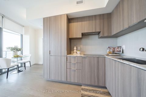 Photo 9 at 5611 - 11 Wellesley Street W, Bay Street Corridor, Toronto