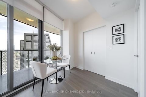 Photo 10 at 5611 - 11 Wellesley Street W, Bay Street Corridor, Toronto
