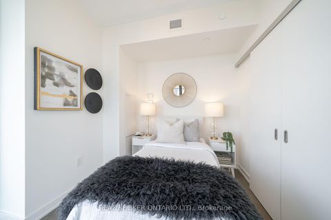Photo 12 at 5611 - 11 Wellesley Street W, Bay Street Corridor, Toronto