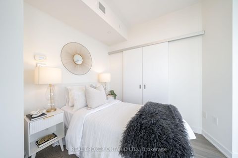 Photo 13 at 5611 - 11 Wellesley Street W, Bay Street Corridor, Toronto