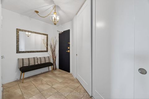 Photo 2 at 304 - 150 Neptune Drive, Lawrence, Toronto