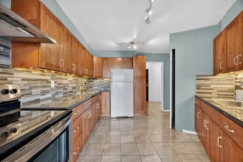 Photo 4 at 304 - 150 Neptune Drive, Lawrence, Toronto