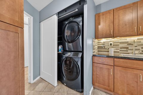 Photo 6 at 304 - 150 Neptune Drive, Lawrence, Toronto