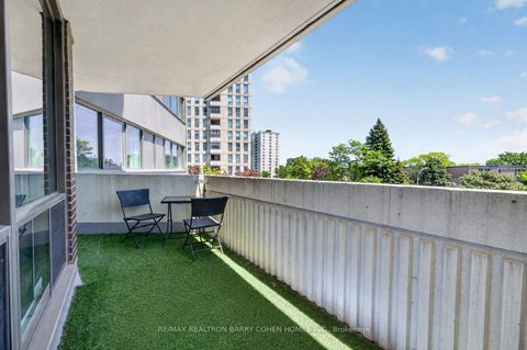 Photo 11 at 304 - 150 Neptune Drive, Lawrence, Toronto