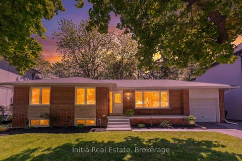 Photo 2 at 53 Burrows Avenue, City Centre West, Toronto