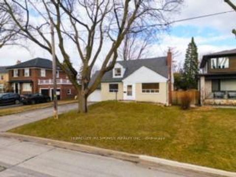 Photo 5 at 119 Wedgewood Drive, City Centre West, Toronto