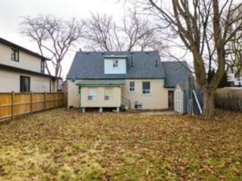 Photo 7 at 119 Wedgewood Drive, City Centre West, Toronto