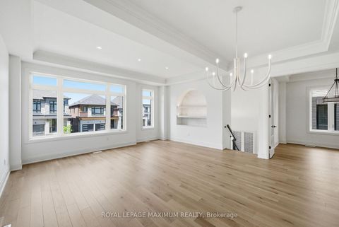 Photo 5 at 19 Donsgrove Court, Patterson, Vaughan