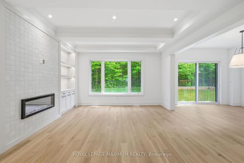 Photo 12 at 19 Donsgrove Court, Patterson, Vaughan