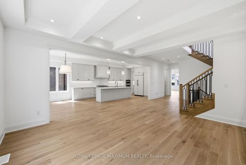 Photo 13 at 19 Donsgrove Court, Patterson, Vaughan