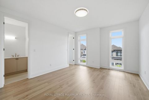 Photo 30 at 19 Donsgrove Court, Patterson, Vaughan