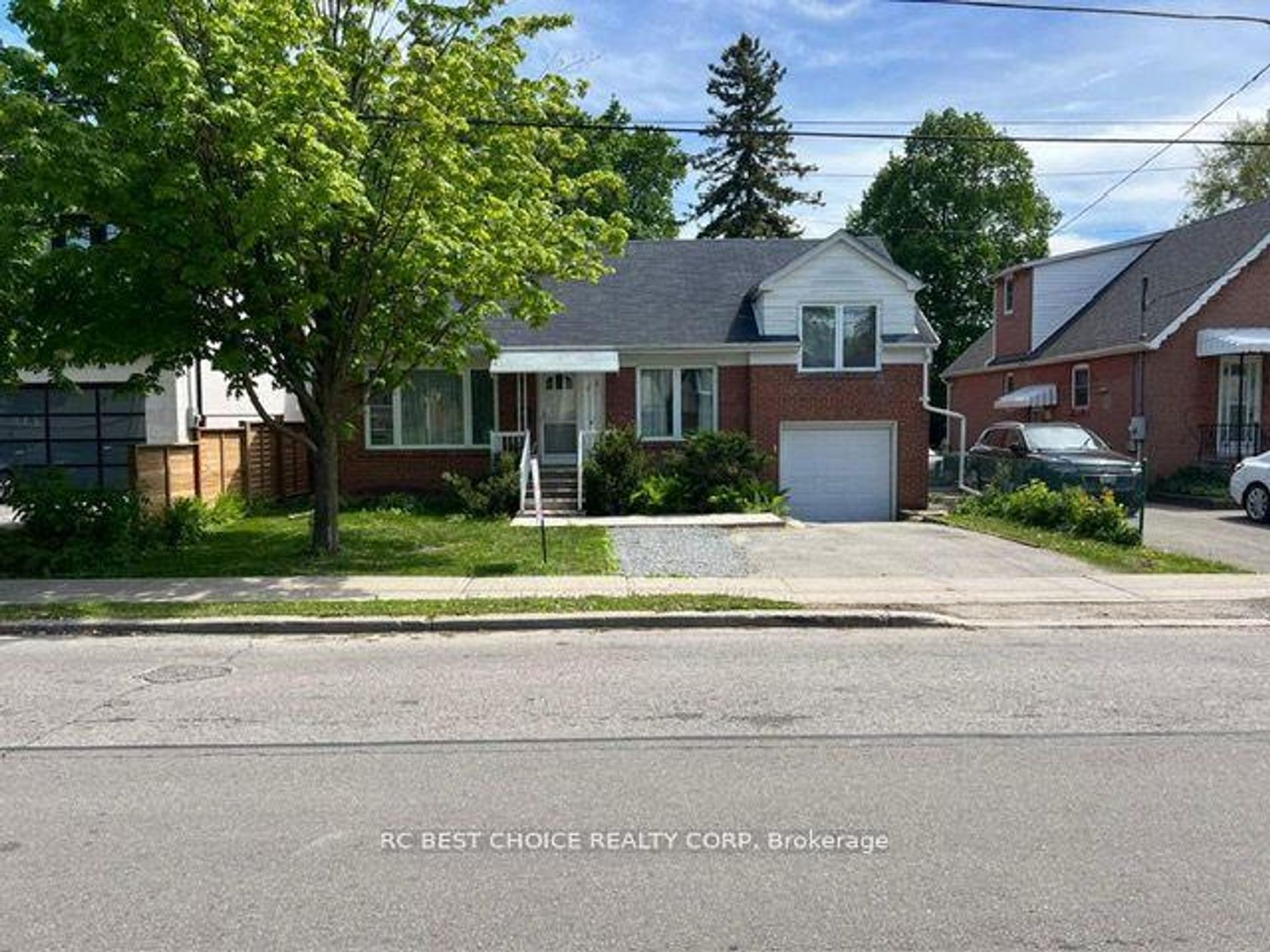 173 Poyntz Avenue, Westgate, Toronto photo number 2