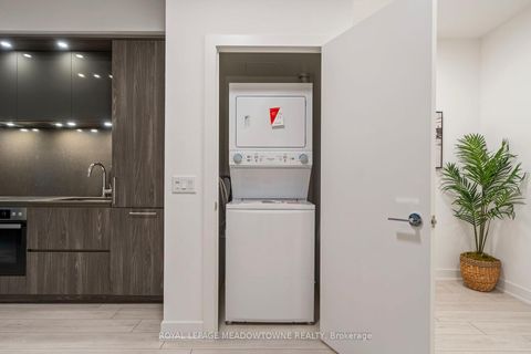 Photo 19 at 813 - 15 Mercer Street, Waterfront Communities C1, Toronto