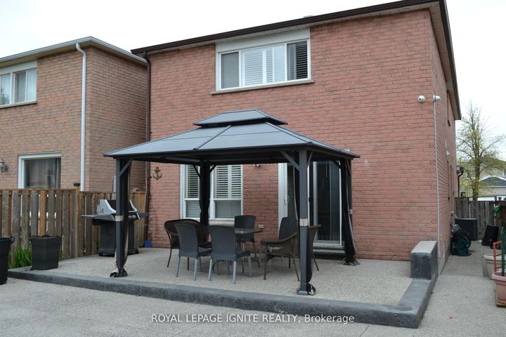 Photo 28 at 98 Chloe Crescent N, Middlefield, Markham