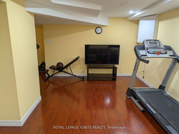 Photo 36 at 98 Chloe Crescent N, Middlefield, Markham